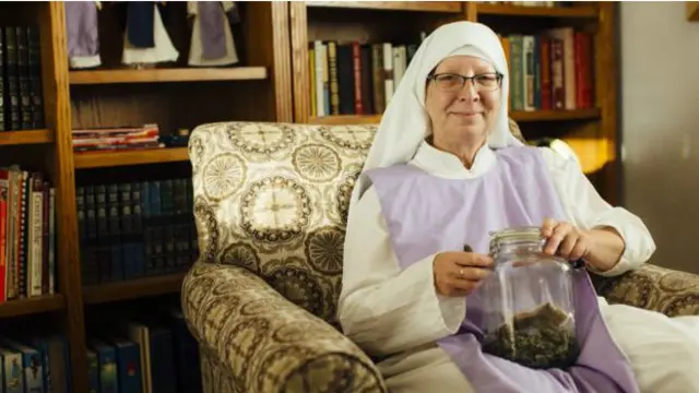 За словами сестри Міюсен, черниць хотіли змусили до переїзду