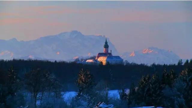 Абатство Андекс збудоване на Святій горі приблизно у 40 км від Мюнхена