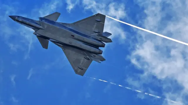 中国解放军歼－20战斗机（新华社资料图片）