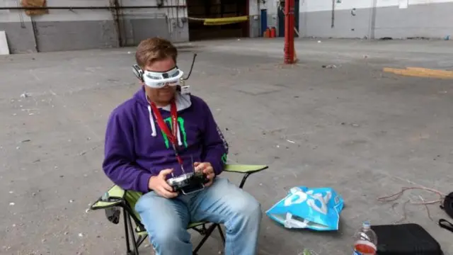 无人机竞速（图片来源：Ewen Hosie）