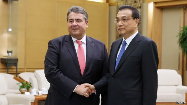 在中国访问的德国经济部长加布里尔周二在北京同中国总理李克强会见