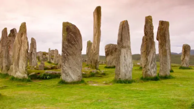 太陽升起時從劉易斯島的卡蘭尼什巨石陣看到的風景（圖片來源：Allan Bell/Alamy）