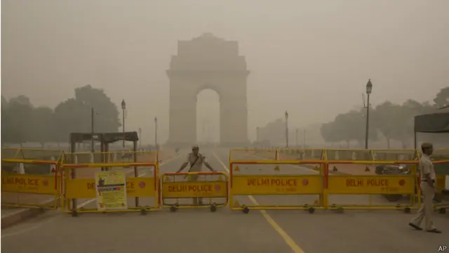 印度德里自排灯节以来被雾霾笼罩