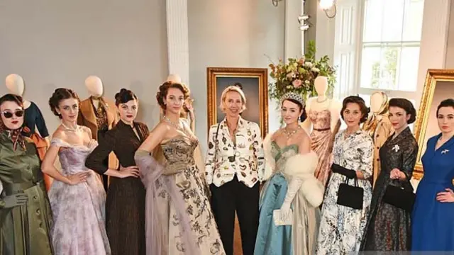 《皇冠》戏服设计师克莱普顿以及为该剧设计的部分服装