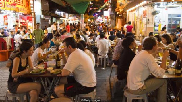 多数餐厅都会加收10%的服务费（图片来源：Getty Images）