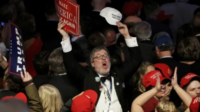特朗普支持者欢呼