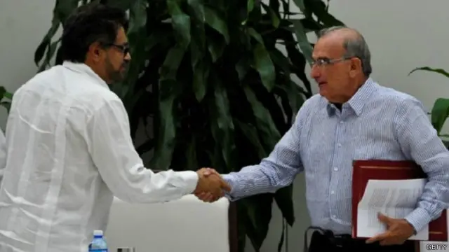 Колумбійська влада і повстанці підписали мирну угоду