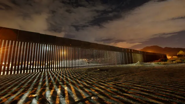 Muro en la frontera entre México y Estados Unidos