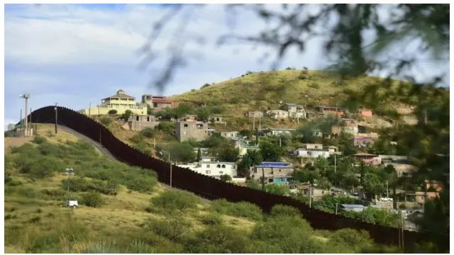 Чи буде цей паркан замінений стіною?