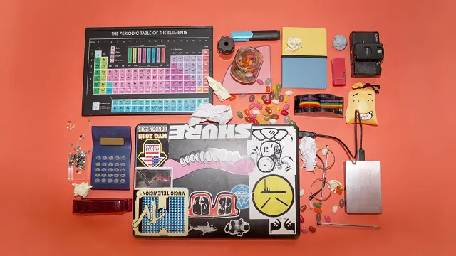 Хаос на офісному столі 