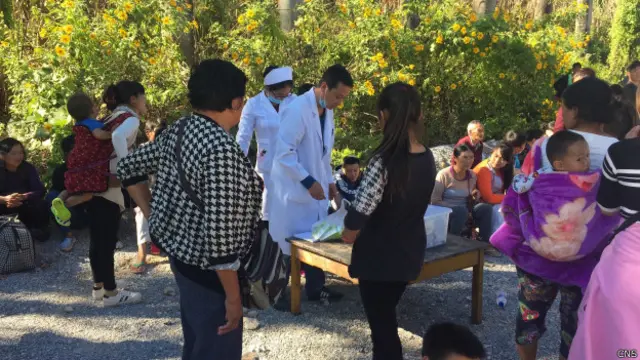 缅甸避战边民大量涌入中国境内，当地政府已启动应急预案，开展国际人道主义救援。