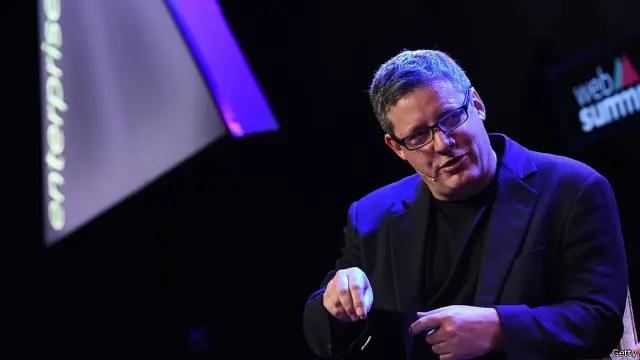 Роб Meй почав керувати компанією 1989 році