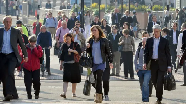 “果酱族”收入不高，负担不轻，有个风吹草动就会捉襟见肘。