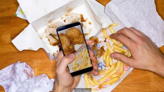 进行人为干预，提升对食品的注意力，可帮助人们有效减重。(图片来源: Getty Images)