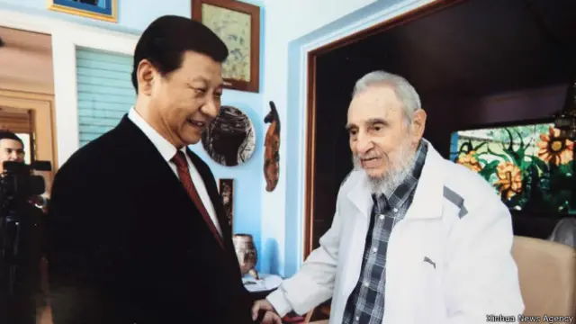 习近平在2011年和2014年访问拉美的时候两度访问古巴之际，专门去探望过已经从最高领导人位置上退下的卡斯特罗。