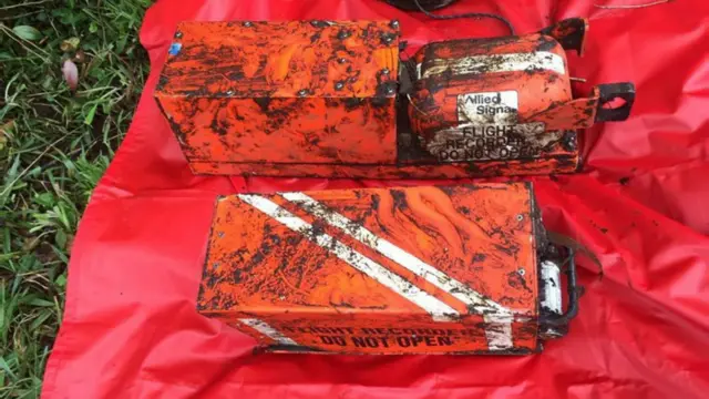 坠毁飞机的数据记录仪