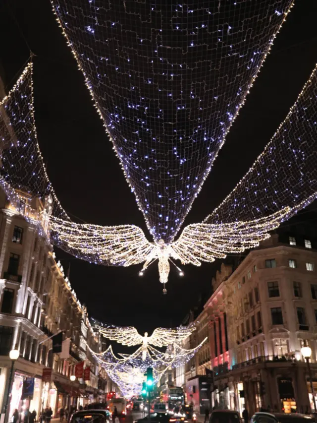 伦敦Regent大街的圣诞灯饰传统最早始于1954年