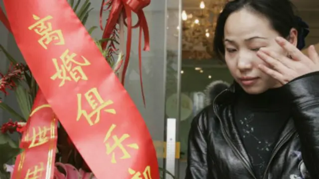 中国离婚率为千分之2.8。