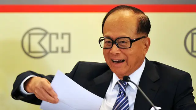 李嘉誠在原長江實業新聞發佈會上（資料圖片）