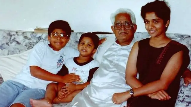 एहसान जाफ़री अपने परिवार के साथ