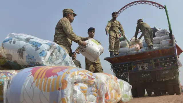 پاکستان فوج کی زلزلے کے بعد امدادی کارروائیاں( فائل فوٹو)