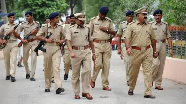 
વસ્ત્રાલ, નિકોલમાં સામાન્ય લોકો સાથે ધૂળેટીની રાત્રે મારઝૂડ, અમદાવાદ પોલીસ, અમદાવાદના સમાચાર, પંકજ ભાવસાર, સંગ્રામ, ધુળેટીના દિવસે વરઘોડો, બીબીસી ગુજરાતી, બીબીસી ન્યૂઝ ગુજરાતી,
