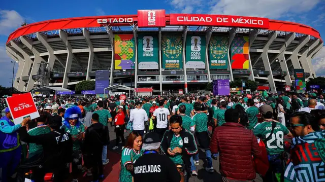 Pemandangan umum bagian luar Estadio Azteca selama Piala Dunia FIFA 2026.