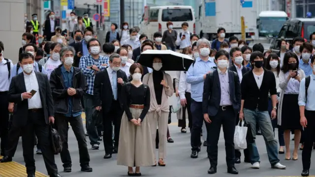 জাপানে কর্মক্ষম মানুষের তুলনায় বাড়ছে বয়স্ক মানুষের সংখ্যা।