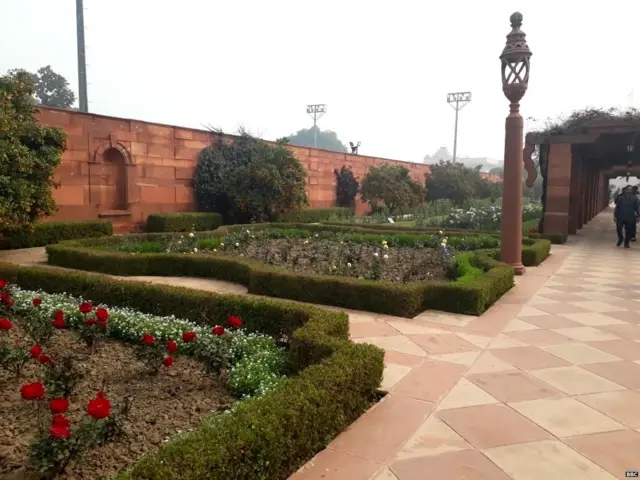 ਰਾਸ਼ਟਰਪਤੀ ਭਵਨ ਦੇ ਅੰਦਰ ਬਣਿਆ ਮੁਗਲ ਗਾਰਡਨ