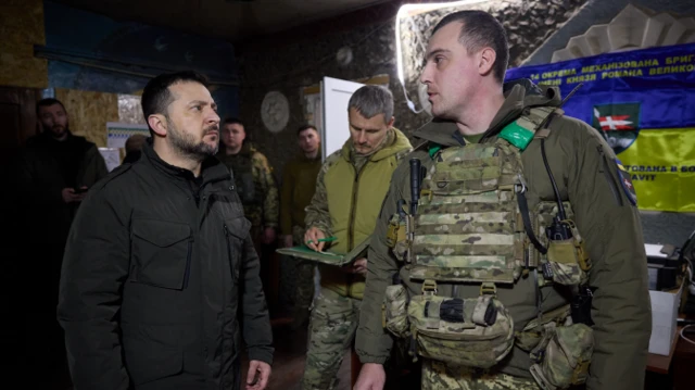 Vladimir Zelensky Jumatatu alitembelea wanajeshi wa Kiukreni 