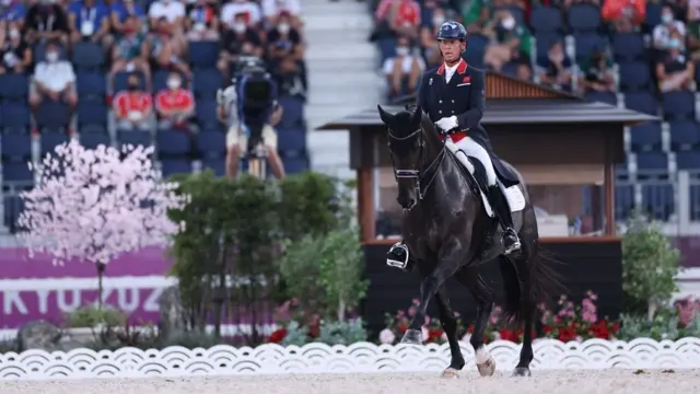 今年54歲的奧運馬術選手卡爾·赫斯特（Carl Hester）