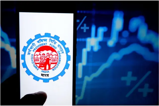 નાણાકીય કટોકટીની સ્થિતિમાં આખરી વિકલ્પ મનાતા આ ભંડોળમાંથી સમગ્ર ભારતમાં પાછલાં બે વર્ષમાં લગભગ 1.4 કરોડ લોકોએ 31,882 કરોડ રૂપિયાનો ઉપાડ કરી લીધો હતો