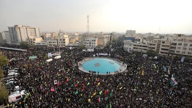 راهپیمایی تهران - میدان انقلاب