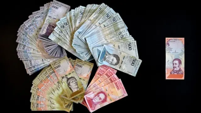 دولت ونزوئلا اواخر تابستان ۵ صفر را از پول ملی حذف کرد و اسکناسهای جدیدی را روانه بازار کرد