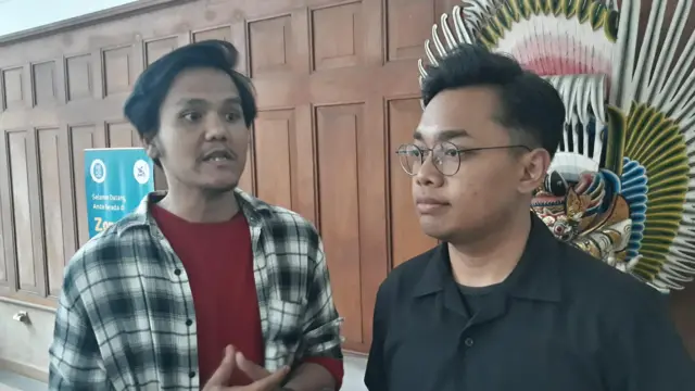 Ketua OSKM 2023, Steven Siahaan (kiri) dan Ketua Kabinet KM ITB, Yogi Syahputra 