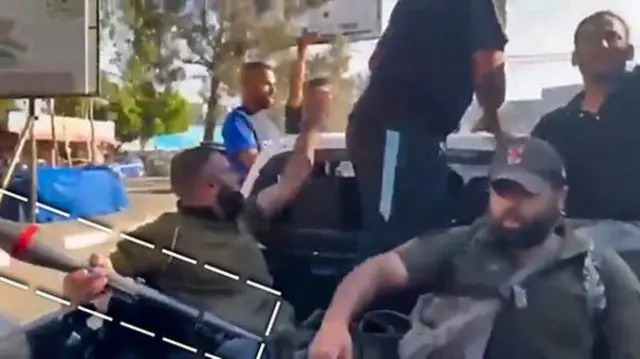 صورة تكشف استخدام عناصر حماس قاذف قنايل من صناعة كوريا الشمالية