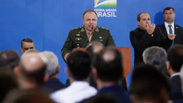 Eduardo Pazuello discursa7 betcerimônia no Palácio do Planalto