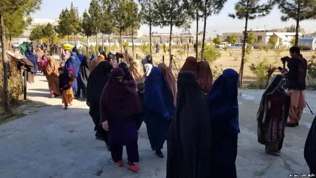 د داعشیانو مېرمنې او ماشومان
