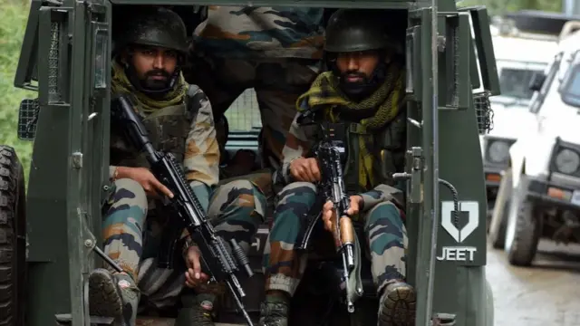 কাশ্মীরে মোতায়েন ভারতীয় সেনাবাহিনী