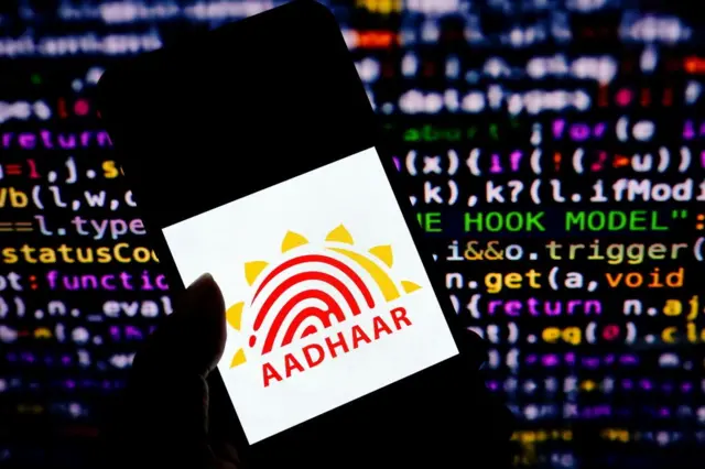 আধার নিষ্ক্রিয় করার কারণ জানতে প্রধানমন্ত্রীকে চিঠি পাঠিয়েছেন পশ্চিমবঙ্গের মুখ্যমন্ত্রী