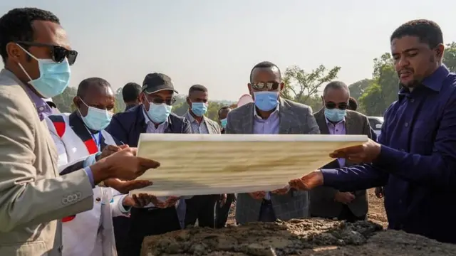 Dhagaa Bu'uraa ijaarsa daandii Dambi Doolloo-Muggii-Dollaa km 50.9