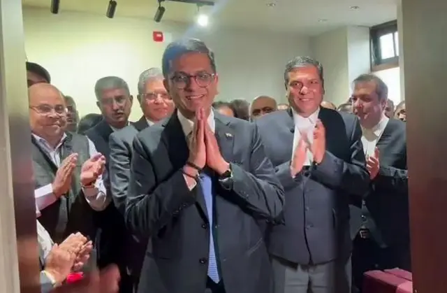 सरनायायधीश चंद्रचूड