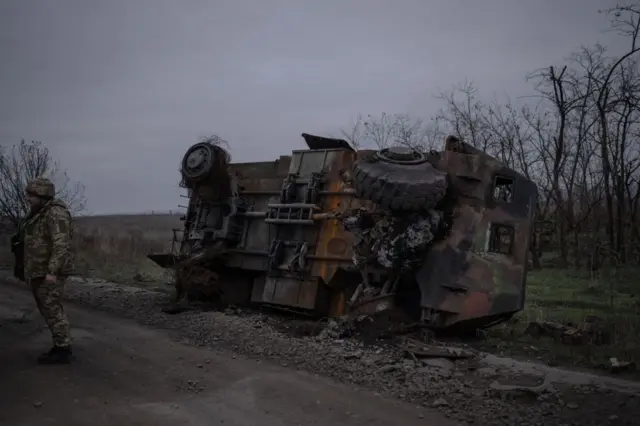 Сгоревшая военная техника