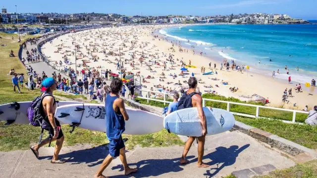 Многие приезжают сюда в поисках легкой жизни, но некоторым адаптация дается с трудом