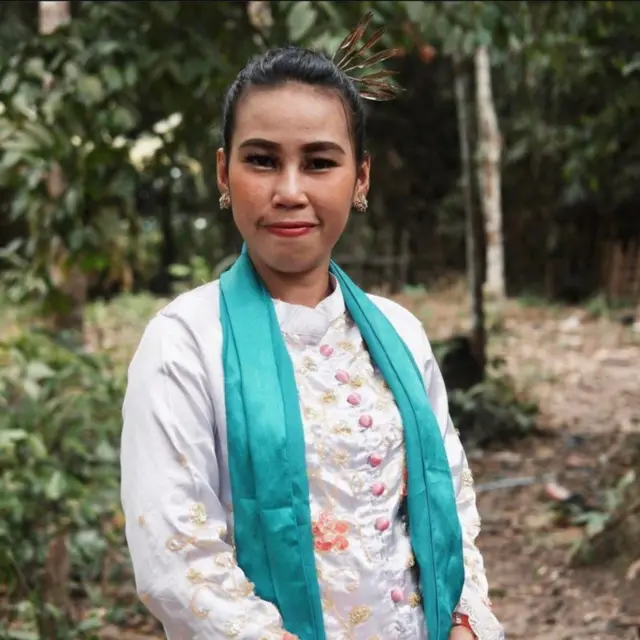 Yati Dahlia, salah satu masyarakat adat dari suku Paser Balik yang tinggal di sekitar kawasan Titik Nol IKN