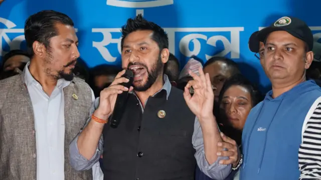 पक्राउ पर्नुअघि कार्यकर्तालाई सम्बोधन गर्दै रवि लामिछाने
