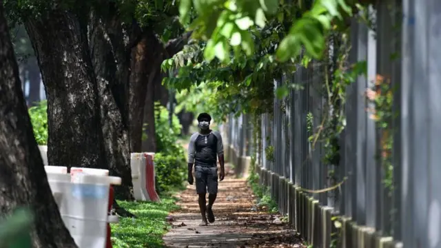 கொரோனாவின் பிடியில் சிங்கப்பூர்: தமிழக தொழிலாளர்களின் நிலை என்ன?