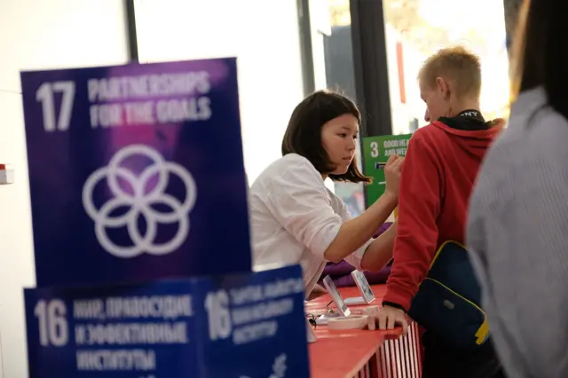 "Нормалдуу үй-бүлөлүк жашоо болмоюн, бул нерсе азайбайт..."