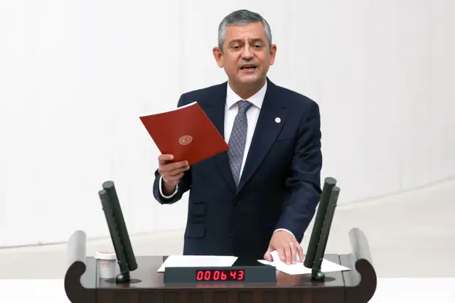 Yeni Parti Genel Başkanı Özgür Özel