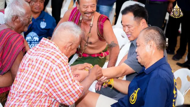 ในงานทำบุญวันเกิดครบ 66 ปี "เนวิน ชิดชอบ" เนวิน สั่งหมอช้างผูกข้อมือ "อนุทิน" ให้เป็นนายกฯ (ภาพเมื่อ 4 ต.ค. 2567) 